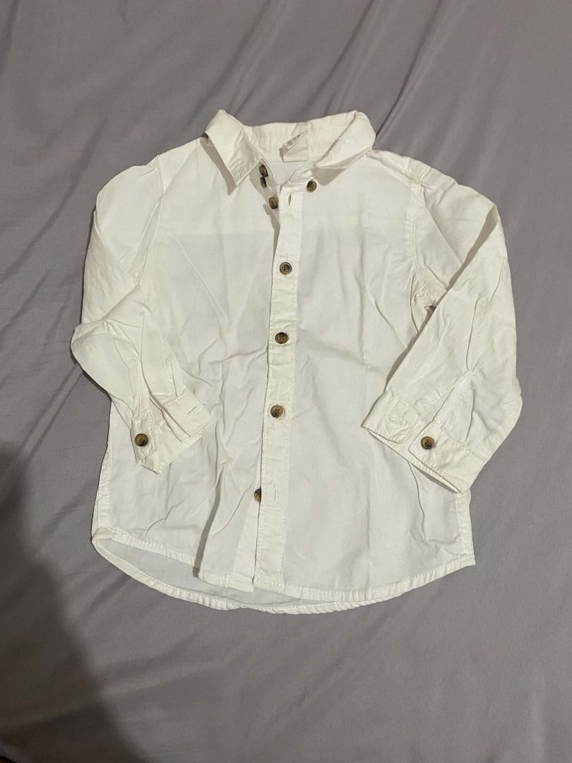 H&M boy white long sleeve 12-18 months (Category: Babies & Kids Fashion) located in Mabalacat. Submitted by fromdarchive (Listing ID 1468140533, Image 1). Description: .