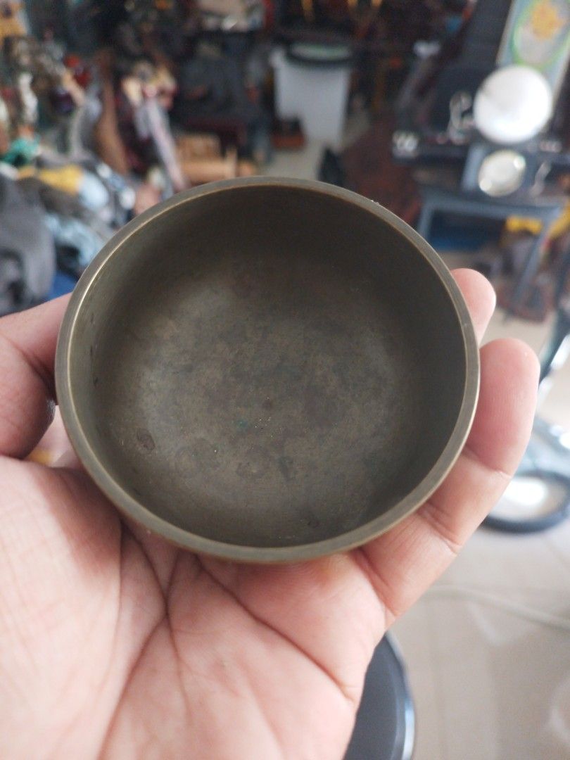 2pcs Vintage singing bowl (Category: Vintage Collectibles) located in San Rafael. Submitted by jflshoppe1989 (Listing ID 1468127202, Image 3). Description: .