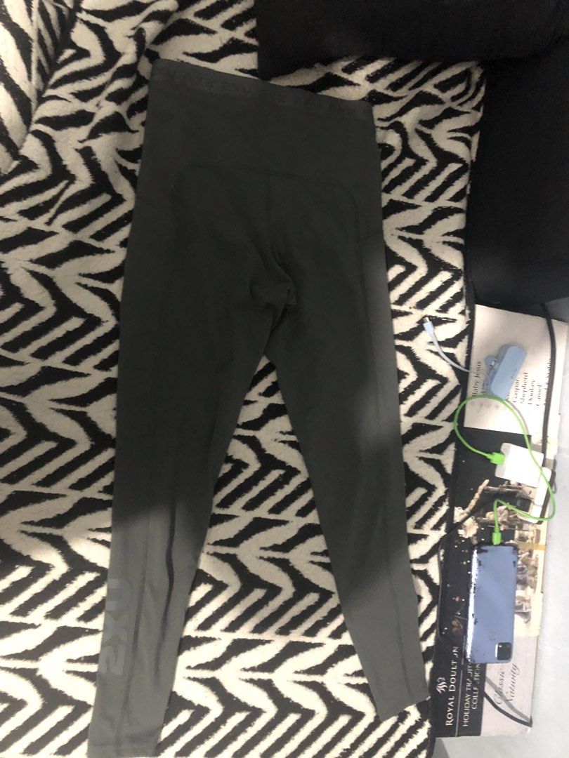 2XU Hi -Rise Compression Tights (Category: Activewear) located in Las Pinas. Submitted by pre_tpeng122672 (Listing ID 1468196909, Image 2). Description: Multiple pockets Luxe Support Hi-Rise Waistband Mild Graduated Compression Quick Drying .