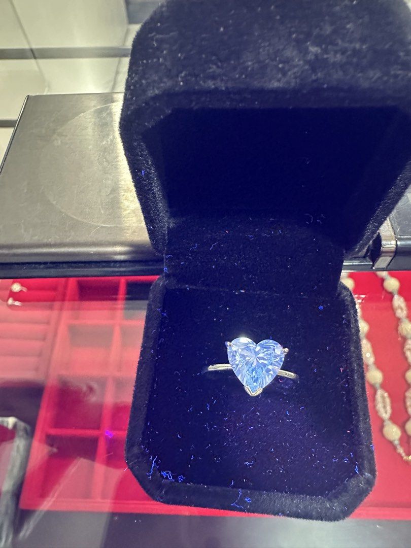 3 carats Lab grown diamond ring (Category: Jewelry) located in Quezon City. Submitted by dazzlejeweller (Listing ID 1468078446, Image 1). Description: 3 carats heart shape lab grown diamond ring set in 18k gold HK settings. Brand new for only 70,000 we can do meet up or visit our shop at Araneta Center Cubao.