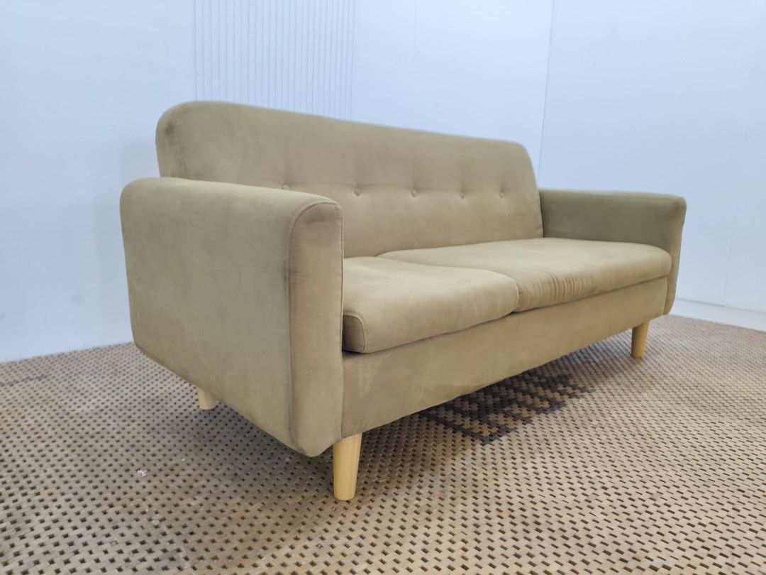 3 seater sofa (Category: Sofas) located in Quezon City. Submitted by matetdevis13 (Listing ID 1468221237, Image 3). Description: 3-Seater Fabric Sofa Price: 10,500 L67 x W27 x H30/16 In good condition Code JMD58-M553.