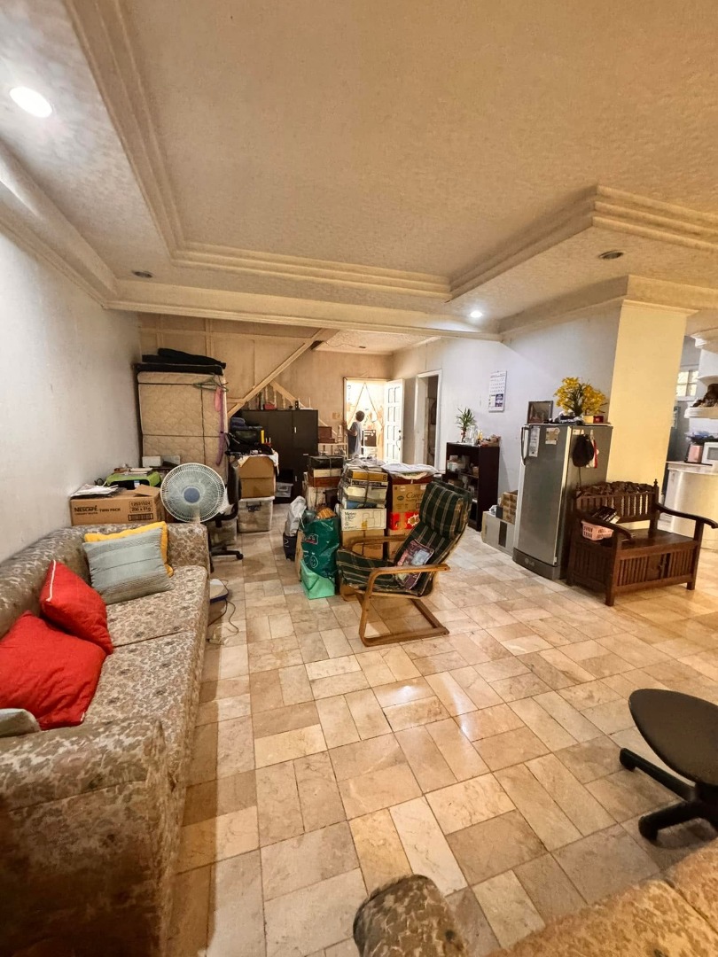 (Category: ) located in . Submitted by raincomito (Listing ID 1468193967, Image 1). Description: .