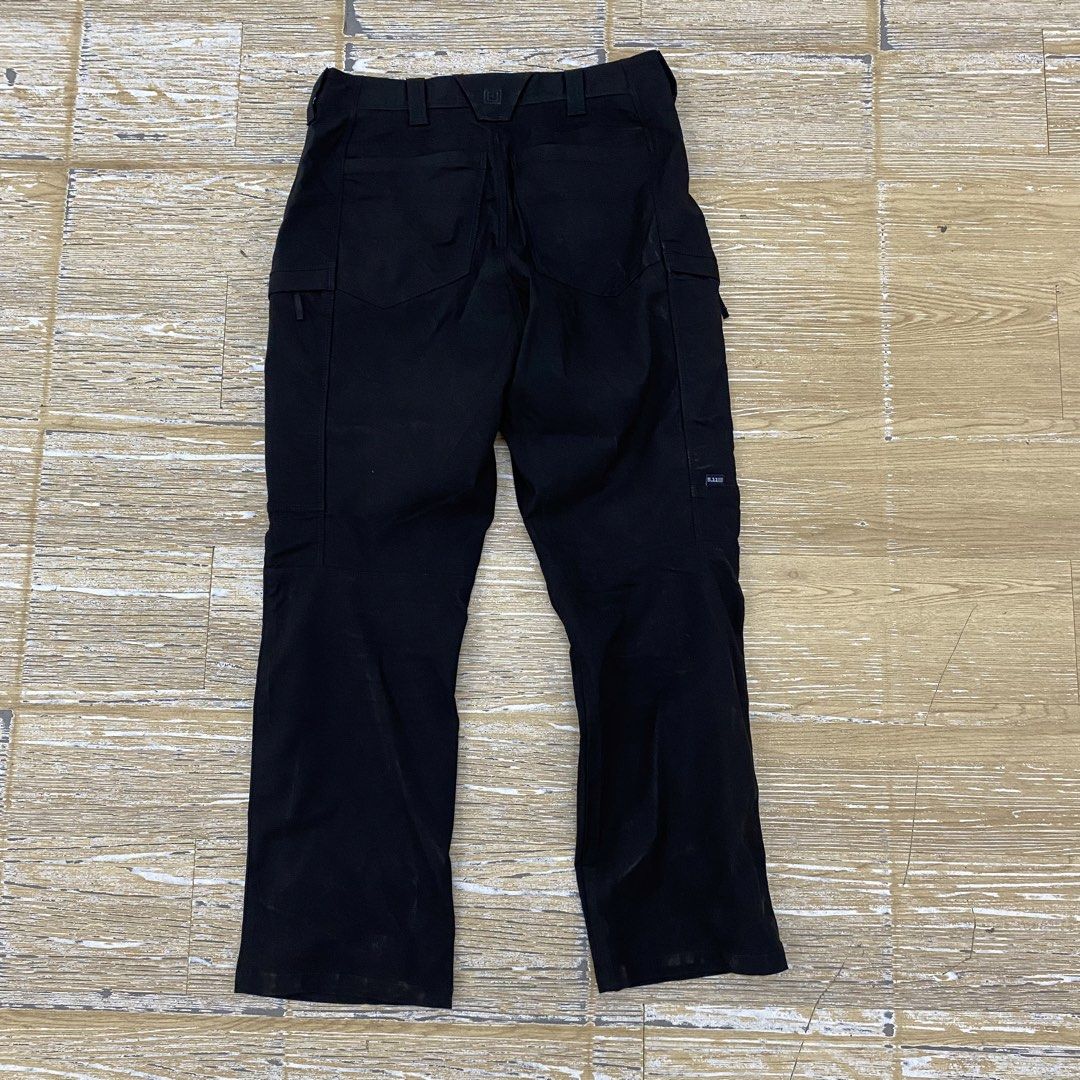 5.11 Tactical Cargo Pants for Men (Category: Trousers) located in Bacolod City. Submitted by ictrends_6100 (Listing ID 1468080031, Image 2). Description: • Sz 31-32 fit (30 on tag) • L: 40 •leg op: 11 • Like new • No Flaws • Color rate: 9.9/10 • Super Black Just leave an Offer ❤️.