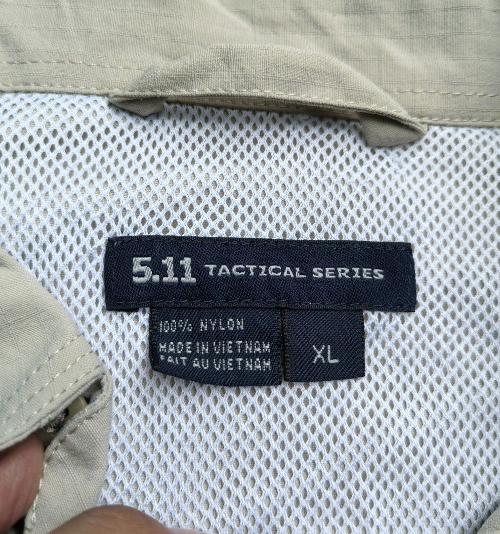 511 tactical utility long sleeve (Category: Coats, Jackets and Outerwear) located in Quezon. Submitted by miksxthrift (Listing ID 1468111751, Image 3). Description: .