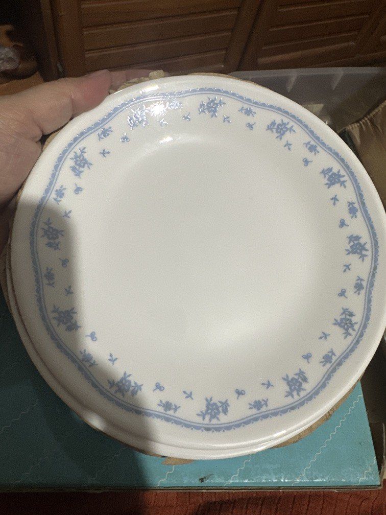 5 pcs. 17 cm Corelle Plate Morning Blue (Category: Dinnerware & Cutlery) located in Antipolo. Submitted by queens.collections (Listing ID 1468125330, Image 1). Description: Skusa7c.