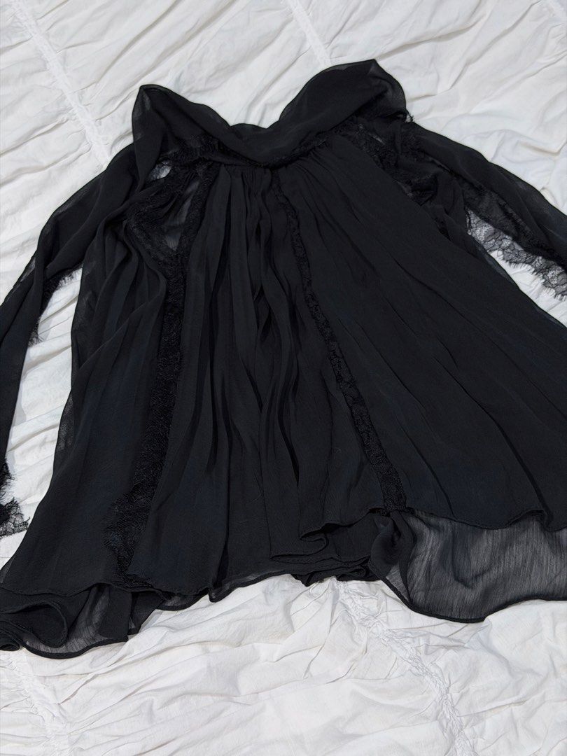 ⋆. 𐙚 ˚ black viet lace top (Category: Sleeveless) located in Makati City. Submitted by thezarachives (Listing ID 1468255534, Image 2). Description: ⋆. 𐙚 ˚ only used once.