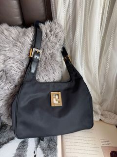 （分類：）位於 。 由 ig_blackvintagehk_tel_65230308 提交（商品編號 1468154935，圖片 1）。簡介： 。