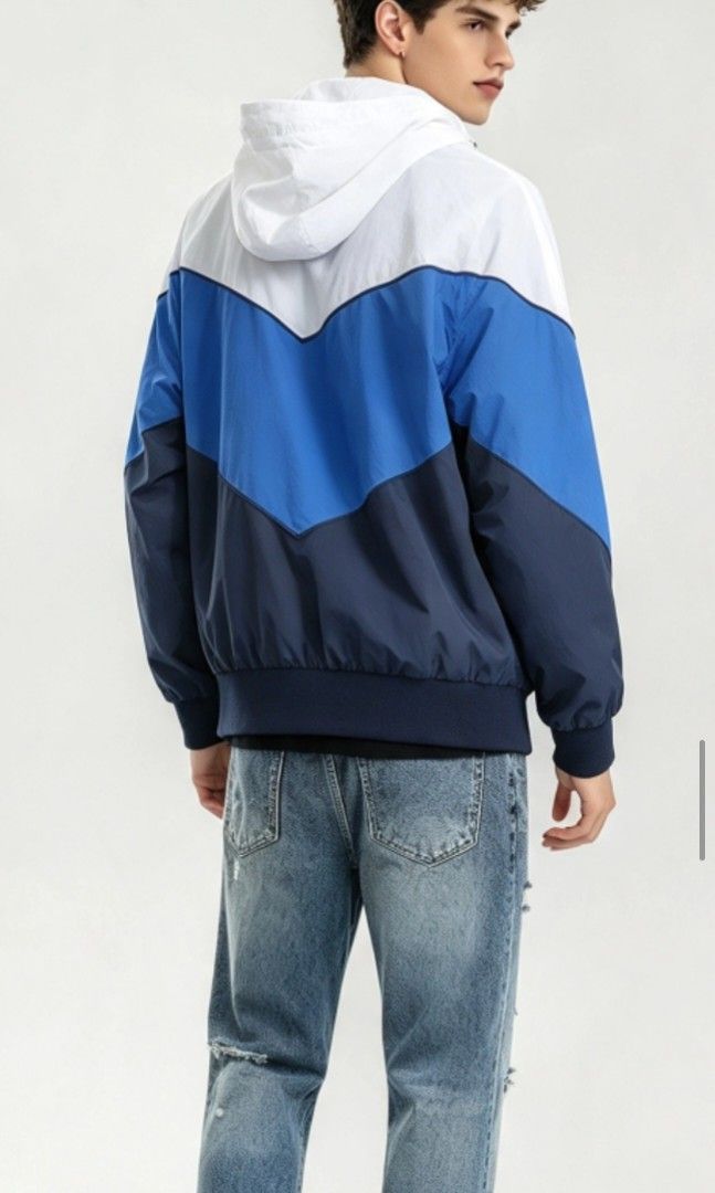🧥 Element Reversible Windbreaker — Y2K Style (Category: Coats, Jackets and Outerwear) located in Kalibo. Submitted by cloth.ly (Listing ID 1468143781, Image 2). Description: Brand: vintage Element Skateboards tricolor windbreaker jacket. Style: Colorblock — White / Bright Blue / Navy 🔄 REVERSIBLE — 2 styles in 1 jacket! • Side A: Classic colorblock exterior ✨ • Side B: All-over Element logo pattern lining 🏂 🧵 Material: 100% Nylon — lightweigh