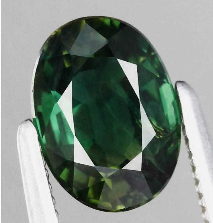 💯 Natural GREEN SAPPHIRE loose (Category: Precious Stones) located in Kawit. Submitted by authentic_gemstones_byalton (Listing ID 1468177408, Image 1). Description: AVAILABLE ❗ 💯 NATURAL GREEN SAPPHIRE LOOSE -1.13 carats -Oval faceted cut -7.0x5.0 (mm) dimension -VS (clarity) -Heated only -9.0 (hardness) -Mozambique, Africa (origin) -100% brand new item #sapphire #naturalgemstones #AuthenticGemstonesbyALTON.