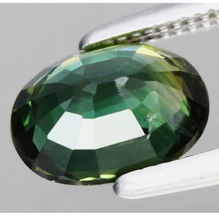 💯 Natural GREEN SAPPHIRE loose (Category: Precious Stones) located in Kawit. Submitted by authentic_gemstones_byalton (Listing ID 1468177408, Image 2). Description: AVAILABLE ❗ 💯 NATURAL GREEN SAPPHIRE LOOSE -1.13 carats -Oval faceted cut -7.0x5.0 (mm) dimension -VS (clarity) -Heated only -9.0 (hardness) -Mozambique, Africa (origin) -100% brand new item #sapphire #naturalgemstones #AuthenticGemstonesbyALTON.