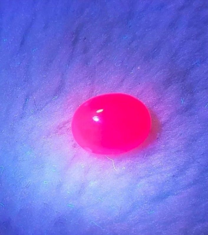 💯 Natural RUBY loose (Category: Precious Stones) located in Kawit. Submitted by authentic_gemstones_byalton (Listing ID 1468192816, Image 3). Description: AVAILABLE ❗ 💯 NATURAL RUBY LOOSE -7.15 carats -Oval cabochon cut -11.7x9.2 (dimension) -SI/Translucent clarity -Heated only -Mogok, Burma (origin).