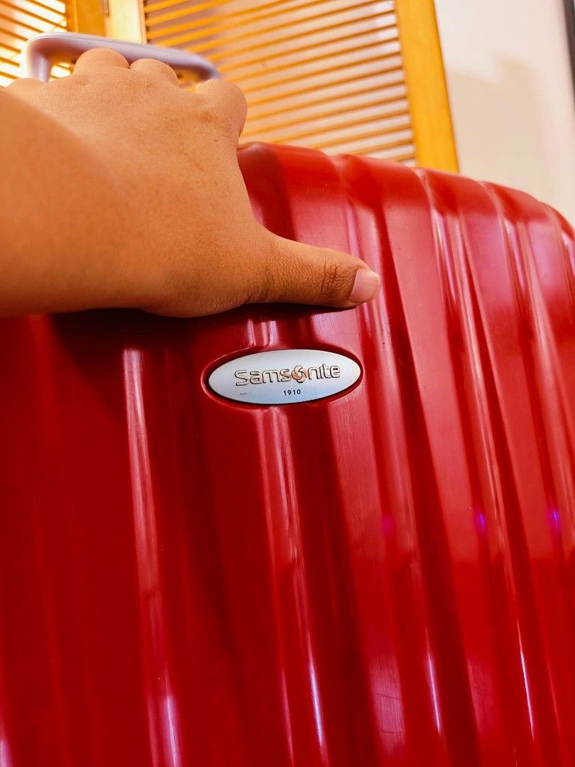 🧳 SAMSONITE (Category: Luggage) located in Manila. Submitted by chocoman0235367 (Listing ID 1468063641, Image 2). Description: 📍BRANDED SAMSONITE SPINNER HARDSIDE ORIGINAL 😍📍 ⚡⚡SALE⚡⚡ Imported from japan LARGE SIZE ✨Polycarbonate hardcase ✨Complete Security Key lock ✨Top and side Carrier Handle ✨Telescopic Push Handle ✨Smooth and Silent 360 Rotation wheels ✨Wide space Suitcase With Support Strap and Pocket ✨ Lightweight NO ISSUE‼️Good conditi