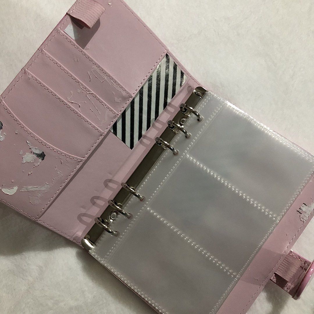 a6 pink polka dots binder with 20 sleeves (Category: K-Wave Merchandise) located in Cavite. Submitted by monchiki (Listing ID 1468188044, Image 2). Description: removable po ung mga nakadikit kayo nlng mag tanggal hehe x sensi ><.