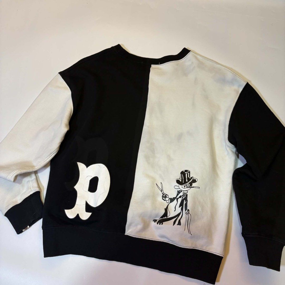 A Bathing Ape BAPE Split Panda Shark Sweatshirt (Category: Coats, Jackets and Outerwear) located in Aloran. Submitted by lux2kph (Listing ID 1468211959, Image 1). Description: OFF 26x20 NO ISSUE .
