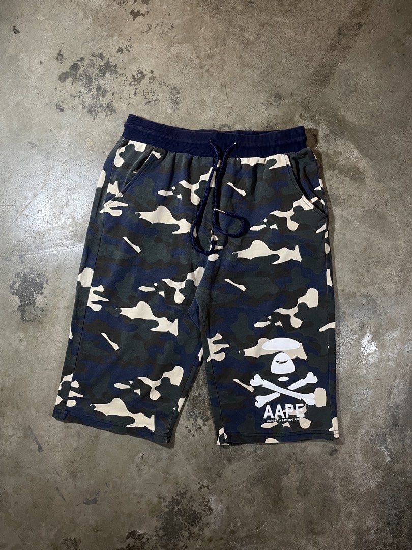 Aape Camouflage Shorts (Category: Shorts) located in Sorsogon. Submitted by thirfthaven_89 (Listing ID 1468059964, Image 2). Description: Waist:28-32 Length:23.