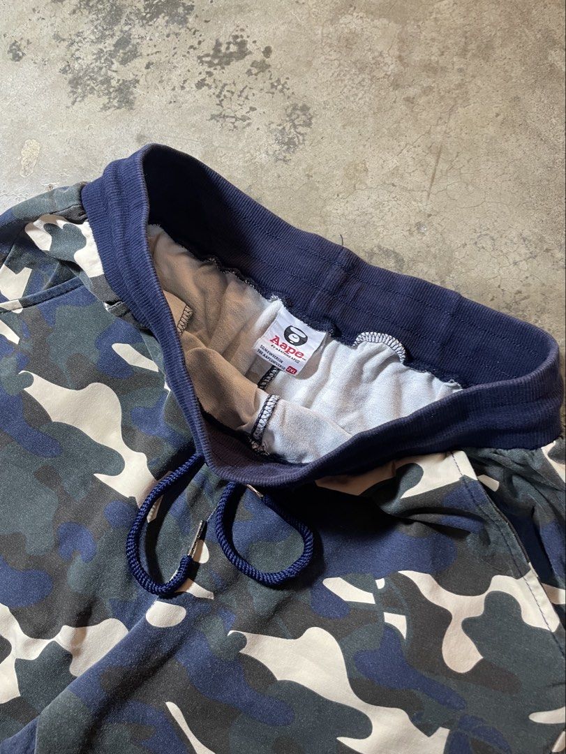 Aape Camouflage Shorts (Category: Shorts) located in Sorsogon. Submitted by thirfthaven_89 (Listing ID 1468059964, Image 3). Description: Waist:28-32 Length:23.