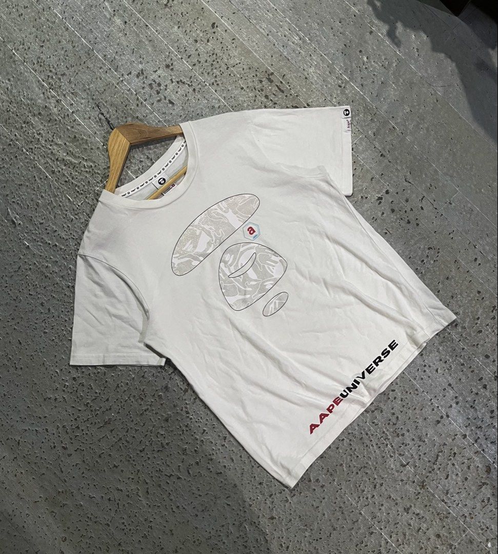 AAPE UNIVERSE (Category: Tshirts & Polo Shirts ) located in Asuncion (Saug). Submitted by carls_thrift21 (Listing ID 1468191272, Image 1). Description: AAPE Size: Medium Dimes: 20/27 Excellent Condition 10/10 Color Rate.