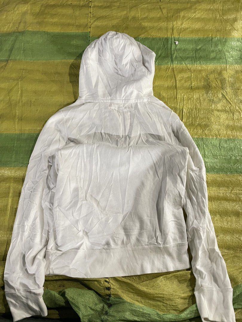 abercrombie hoodie (Category: Coats, Jackets and Outerwear) located in Alabel. Submitted by rynz_ (Listing ID 1468147284, Image 3). Description: w18 L24.