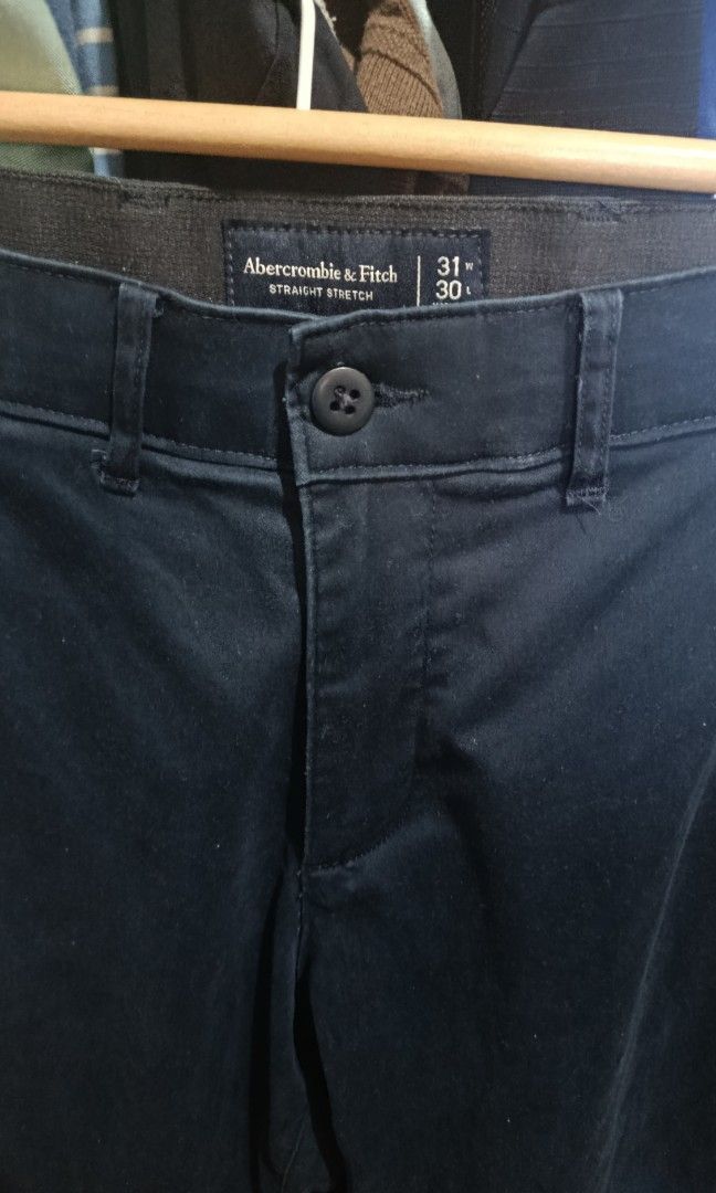 Abercrombie pants (Category: Trousers) located in Jaen. Submitted by vinzyrus217291 (Listing ID 1468126918, Image 3). Description: 32x38 no issue 5 pockets straight fit.