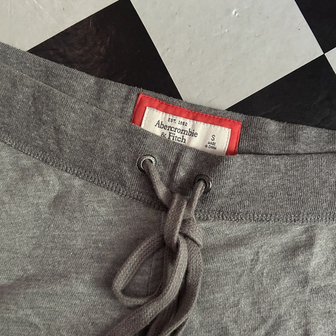 abercrombie shorts (Category: Shorts) located in Liloan. Submitted by fairymary.ph (Listing ID 1468139075, Image 3). Description: READ BIO BEFORE BUYING✨ P300+sf no issue.