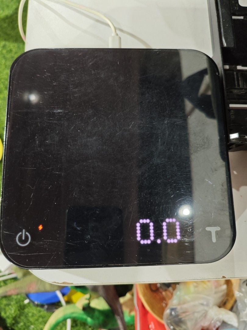 Acaia Pearl Digital Coffee Scale (Category: Coffee Machines & Makers) located in Manila. Submitted by zealdragon.e46f60 (Listing ID 1468175917, Image 3). Description: - Authentic Acaia Pearl coffee scale in stylish black - Fully working condition with a bright, clear LED display - Features a convenient Micro-USB charging port on the side - Bottom rubber feet are fully intact for stability - Original serial number sticker is still attached on the 