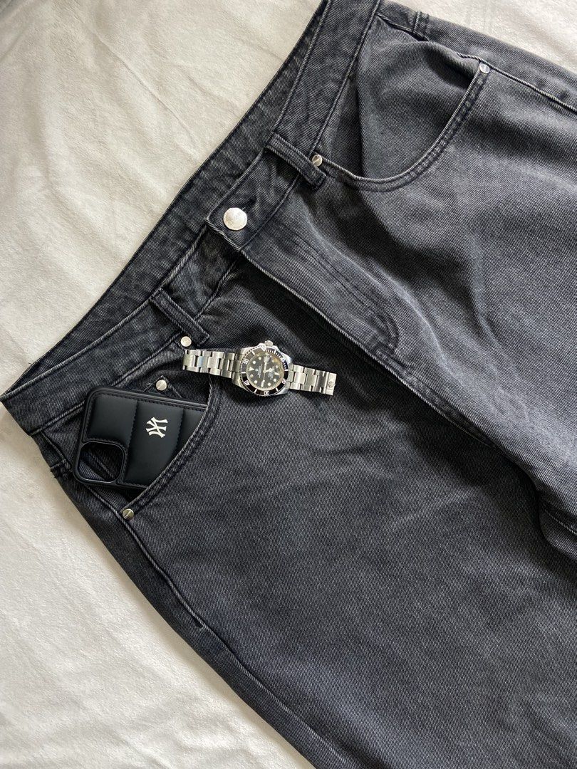 ACID BLACK WASHED PANTS (Category: Jeans) located in Bacolod City. Submitted by clerkhexx (Listing ID 1468246197, Image 2). Description: BAGGY ACID WASHED PANTS Brand: LEMAIN SECOND Measurements: Waist: 34 Lenght: 41.5 Thigh: 14 Leg Hole: 11 Mine: 500 Condition of this item 10 - color rate 10- no issue Check every photos for conditions of the item EOB / END OF BIDDING: TOMORROW (9:01pm THURSDAY) Please note that some comments may not be visible, 