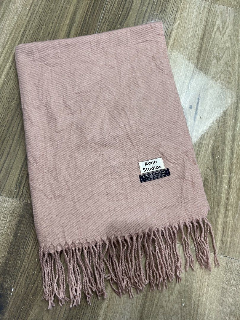 ACNE STUDIOS Wool Scarf (Category: Luxury Accessories) located in Bulacan. Submitted by letsfindukaywithme (Listing ID 1468166151, Image 2). Description: Acne Studios wool scarf 28x74" Like new No issue +sf payment first Ship via J&T .