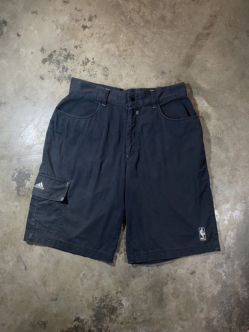 Adidas Cargo Short (Category: Shorts) located in Sorsogon. Submitted by thirfthaven_89 (Listing ID 1468060263, Image 1). Description: Waist:32 Length:22.