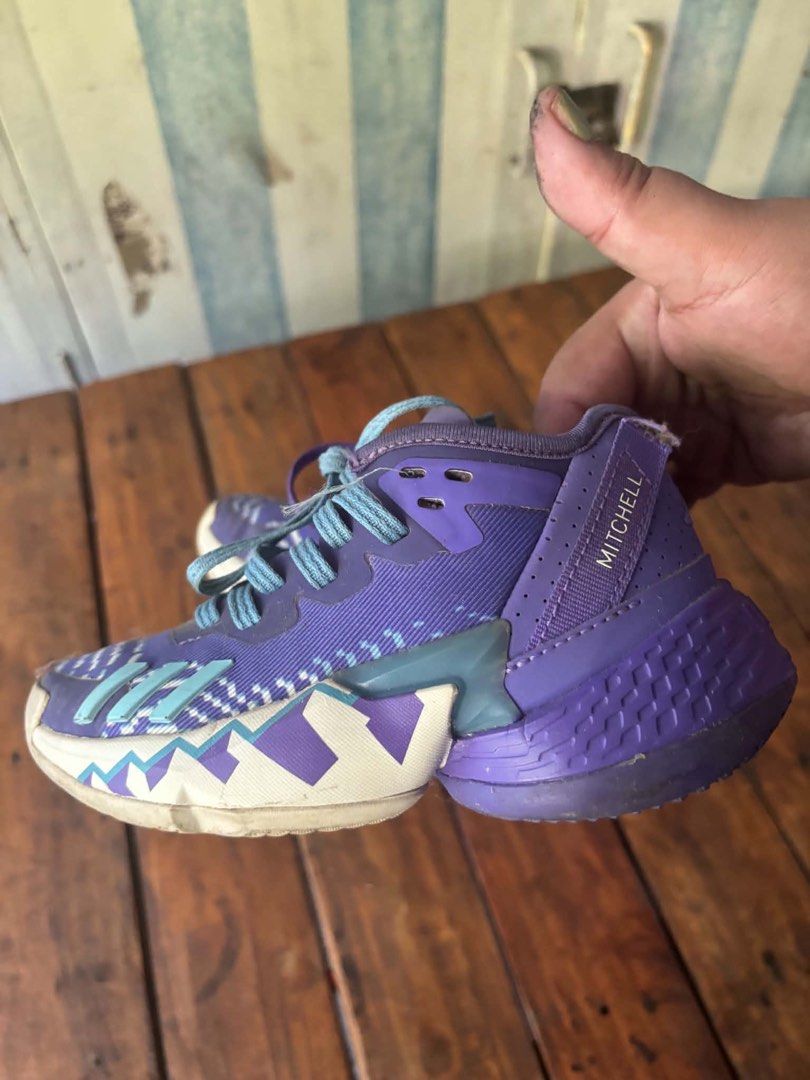 Adidas D.O.N (Category: Babies & Kids Fashion) located in Taguig. Submitted by dieannerscoffffeeeeee (Listing ID 1468069908, Image 1). Description: .