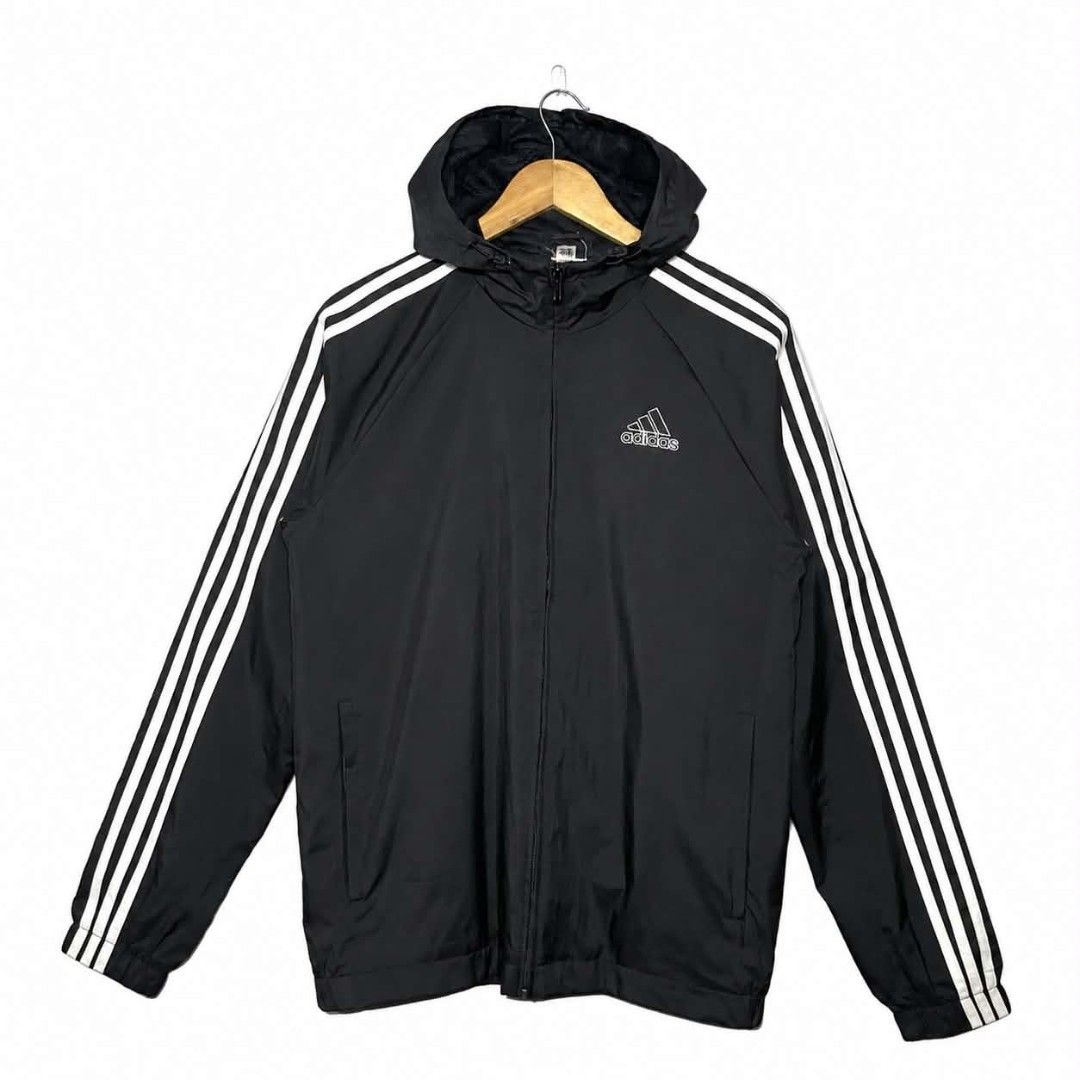 Adidas Essentials 3-Stripes Woven Windbreaker (Category: Activewear) located in Manila. Submitted by jphth_dgzmn (Listing ID 1468073123, Image 2). Description: Adidas Essentials 3-Stripes Woven Windbreaker SIZE: Small WIDTH: 21 inches LENGTH: 28 inches CONDITION: Like New ISSUE: No Issue LOCATION: Cabuyao, Laguna ₱880.