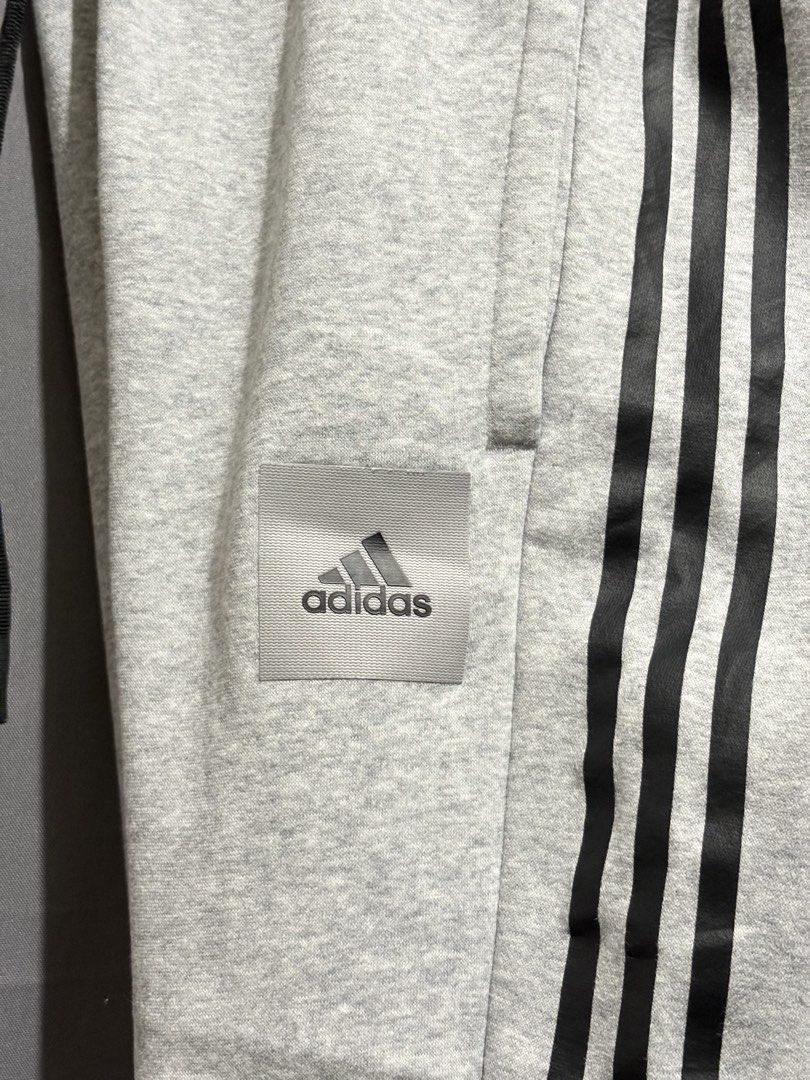 Adidas Grey Joggers Sweatpants Men (Category: Joggers) located in Santo Tomas. Submitted by miguelhussle (Listing ID 1468059639, Image 3). Description: 39 L x 30-32 W -As New -10/10 Condition.