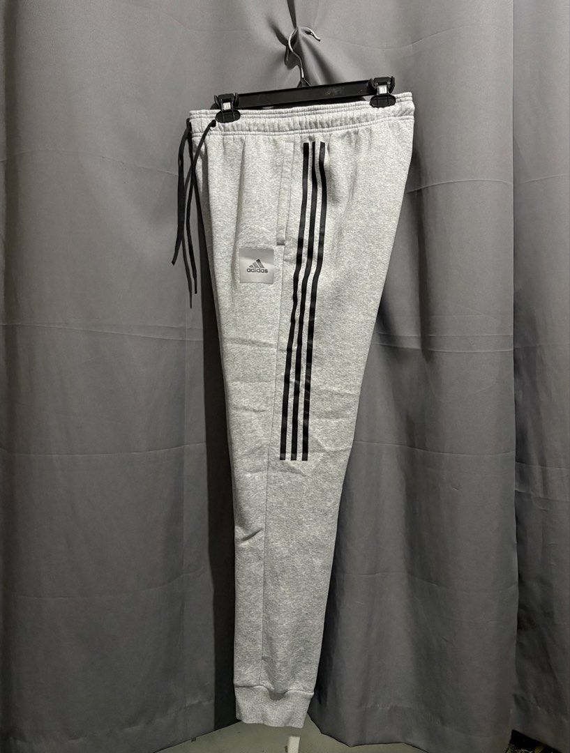 Adidas Grey Joggers Sweatpants Men (Category: Joggers) located in Santo Tomas. Submitted by miguelhussle (Listing ID 1468059639, Image 2). Description: 39 L x 30-32 W -As New -10/10 Condition.