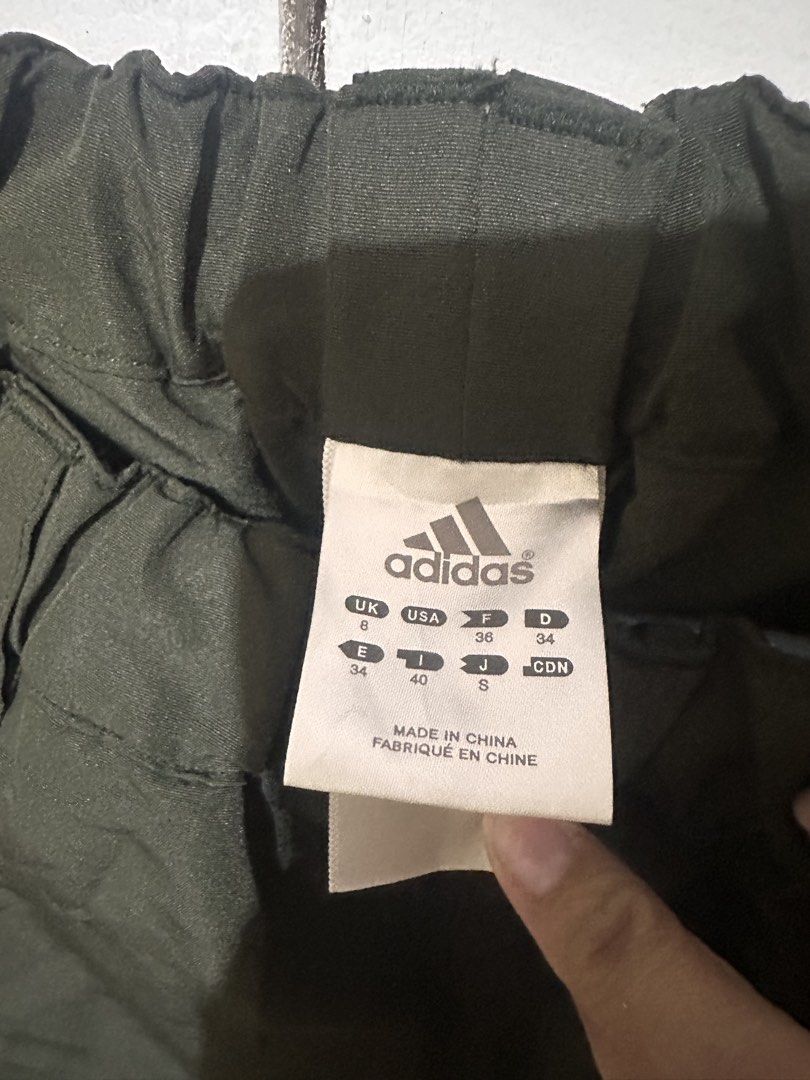 Adidas lightweight cargo pants (Category: Other Bottoms) located in Tandag. Submitted by kawaiispreloved (Listing ID 1468231708, Image 3). Description: Size 25-27.
