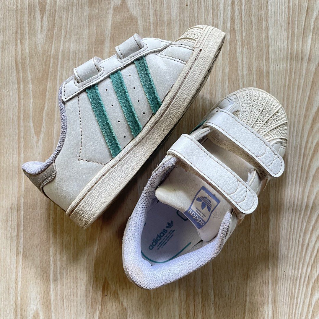 Adidas Superstar Kids (Category: Babies & Kids Fashion) located in Quezon City. Submitted by anywearphl (Listing ID 1468078099, Image 1). Description: Size 8K (US 81/2) 3-5yrs old Cleaned and ready to wear.