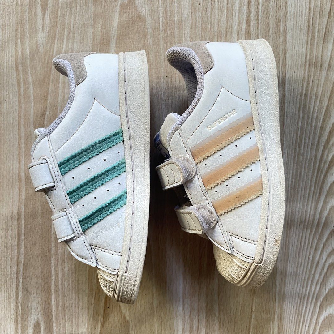 Adidas Superstar Kids (Category: Babies & Kids Fashion) located in Quezon City. Submitted by anywearphl (Listing ID 1468078099, Image 3). Description: Size 8K (US 81/2) 3-5yrs old Cleaned and ready to wear.