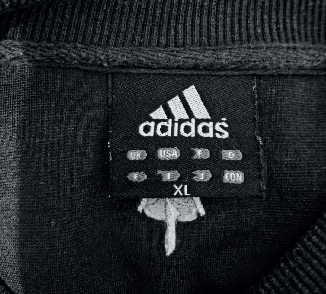 adidas sweatshirt authentic (Category: Coats, Jackets and Outerwear) located in Magalang. Submitted by trendz67271 (Listing ID 1468155623, Image 3). Description: once lng nagamit bought from abroad size reference in photos.