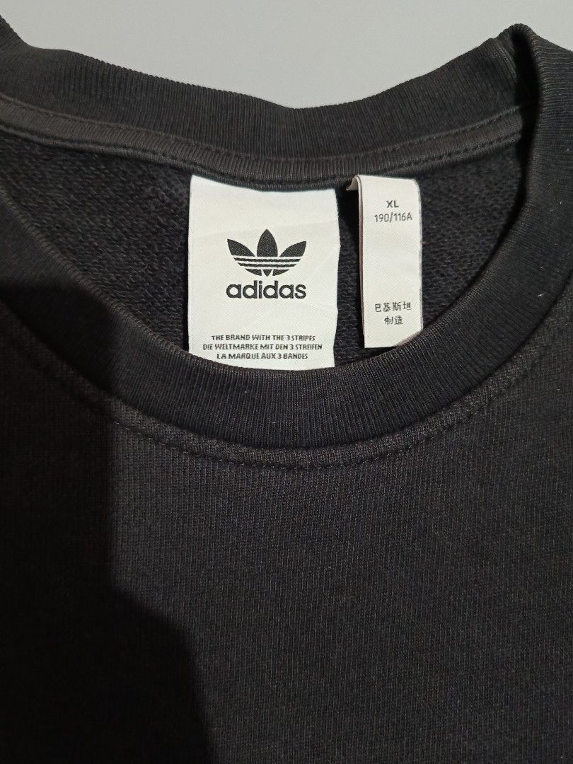 Adidas Sweatshirt Big Logo (Category: Coats, Jackets and Outerwear) located in Pasig City. Submitted by lemuel29 (Listing ID 1468269113, Image 2). Description: Adidas Big Logo Sweatshirt Size: XL MOD: Lalamove or J&T Pm for more info!.