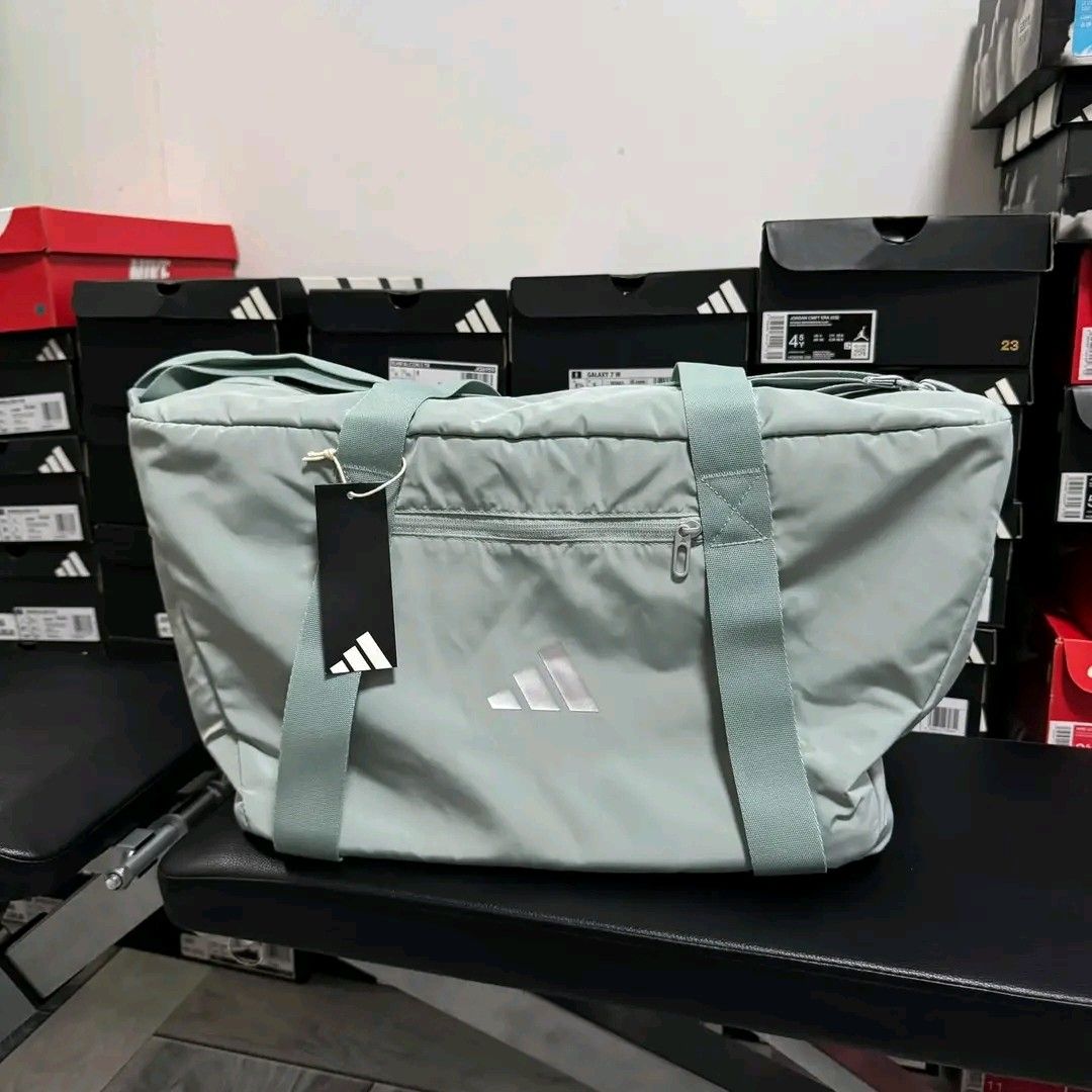 Adidas tote bag (Category: Tote Bags) located in Quezon City. Submitted by barbosac (Listing ID 1468262240, Image 3). Description: .