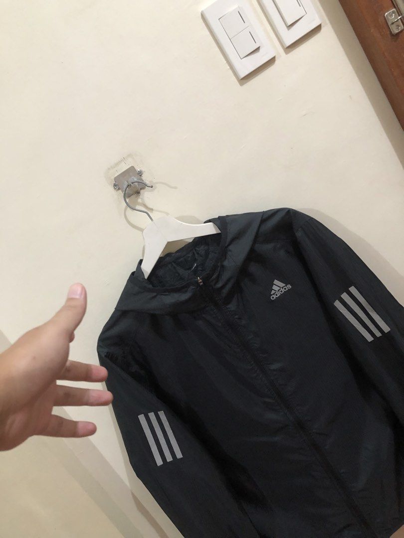Adidas Windbreaker Jacket (Category: Coats, Jackets and Outerwear) located in Oas. Submitted by alithrifthunter (Listing ID 1468133365, Image 3). Description: .
