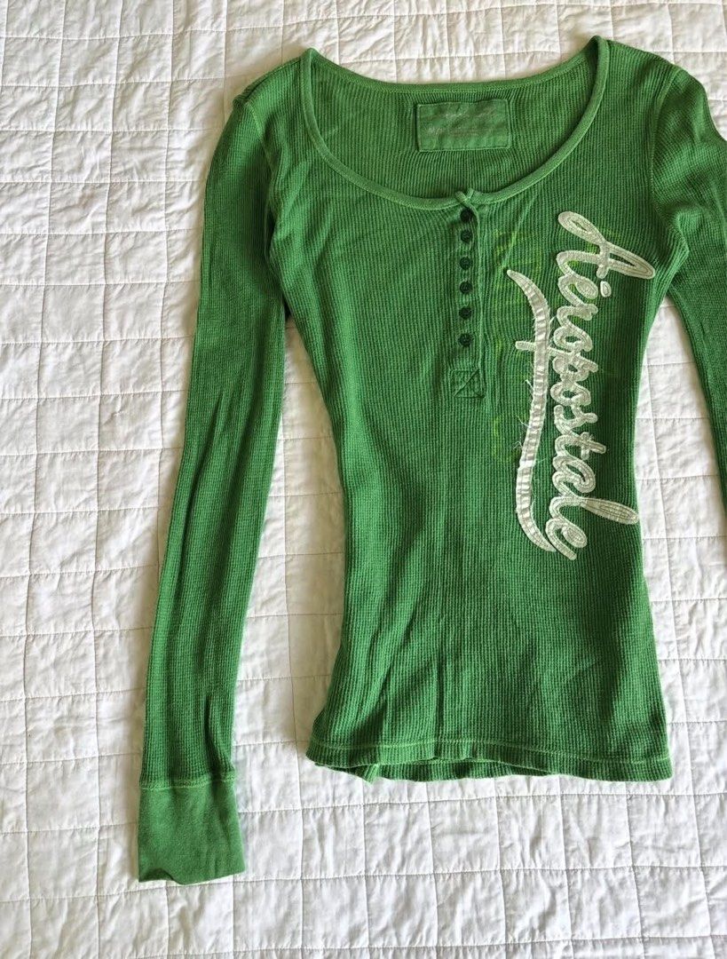 aeropostale y2k cardigan (Category: Longsleeves) located in Naga. Submitted by aemiisclst (Listing ID 1468079092, Image 2). Description: .