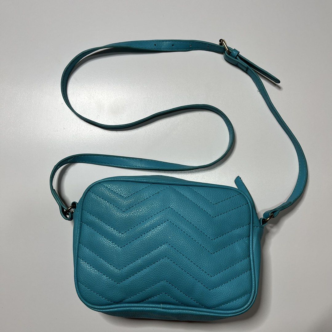 Agatha paris sling bag (Category: Cross-body Bags) located in Cagayan de Oro. Submitted by kojisalas (Listing ID 1468218501, Image 3). Description: Height: 6 Length: 8 Depth: 2.5 Issues: needs cleaning and may peeling (can be seen in photos).