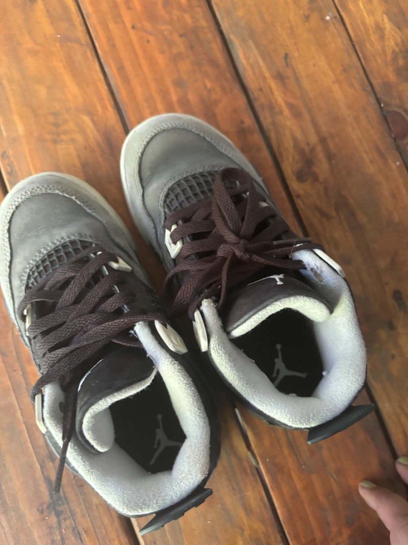 Air Jordan 4 Retro Olive Medium Brown (Category: Babies & Kids Fashion) located in Manila. Submitted by diiiii8 (Listing ID 1468072305, Image 1). Description: - Model: Air Jordan 4 - Colorway: Olive and brown with dark brown laces and white inner lining - Details: Classic mesh side panels, Jumpman logo on the tongue and heel - Condition: Pre-owned with some signs of wear on the uppers and midsoles - Ready for a new owner to rock.