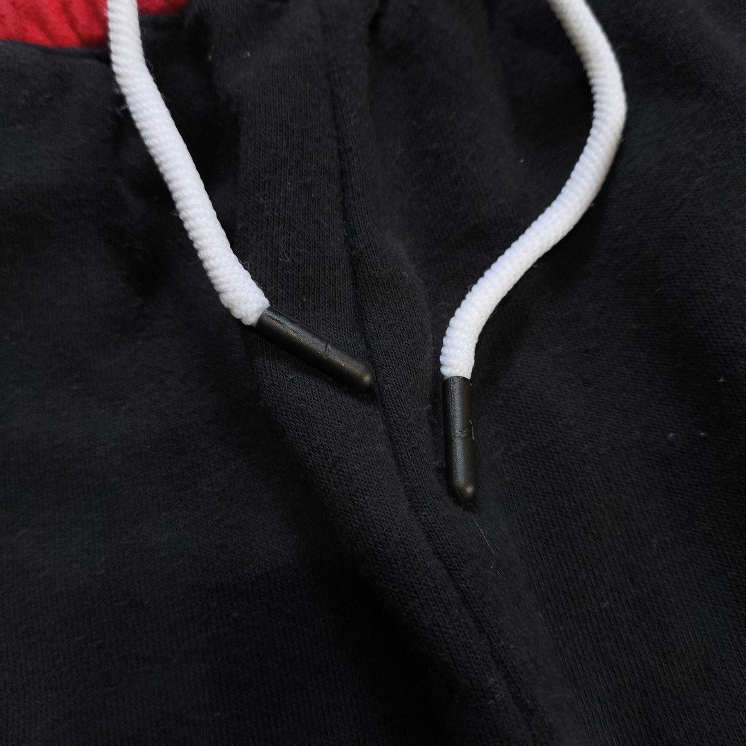 Air Jordan Fleece Sweatpants (Category: Joggers) located in Manila. Submitted by shykes_26 (Listing ID 1468114764, Image 3). Description: Dimensions: Waist - 26-36 (XL youth on tag) Length - 39.5 Thigh - 11 Leg open - 5 Issues: None.
