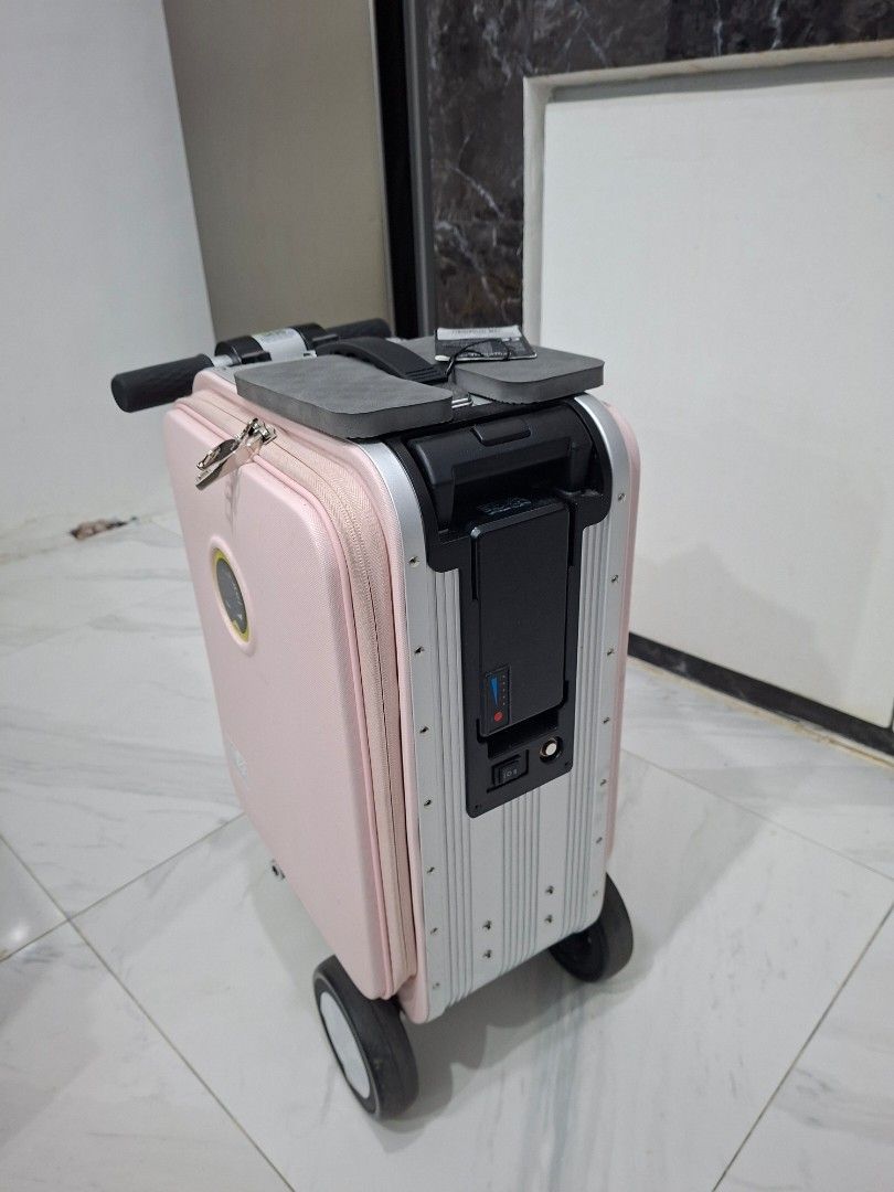 Airwheel S3ES Pink (Category: Luggage) located in Quezon City. Submitted by clairy_fairy (Listing ID 1468200993, Image 3). Description: Selling my Airwheel SE3S! ✨ Second-hand but barely used Still in great condition Stylish, convenient, and easy to use Message me if interested! 😊.