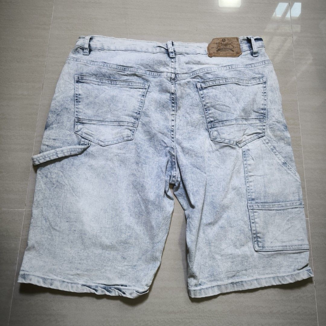 Akademiks Double Knee Carpenter Shorts 36 (Category: Shorts) located in Guimba. Submitted by naztystuff (Listing ID 1468103890, Image 2). Description: Akademiks Double Knee Carpenter Shorts sz 36 34-40x22 400.