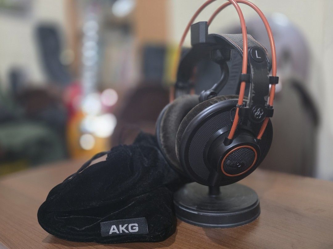 AKG K712 Pro (Category: Headphones & Headsets) located in Camalig. Submitted by kyoudayo (Listing ID 1468062401, Image 2). Description: The AKG K712 Pros are legendary over ear open-back studio reference headphones known for their comfortable AKG design, wide soundstage and slight-warm tuning. Great for mixing, mastering, gaming and music listening. Both drivers are in great condition and working with no issues. Should get louder with a DAC or Au