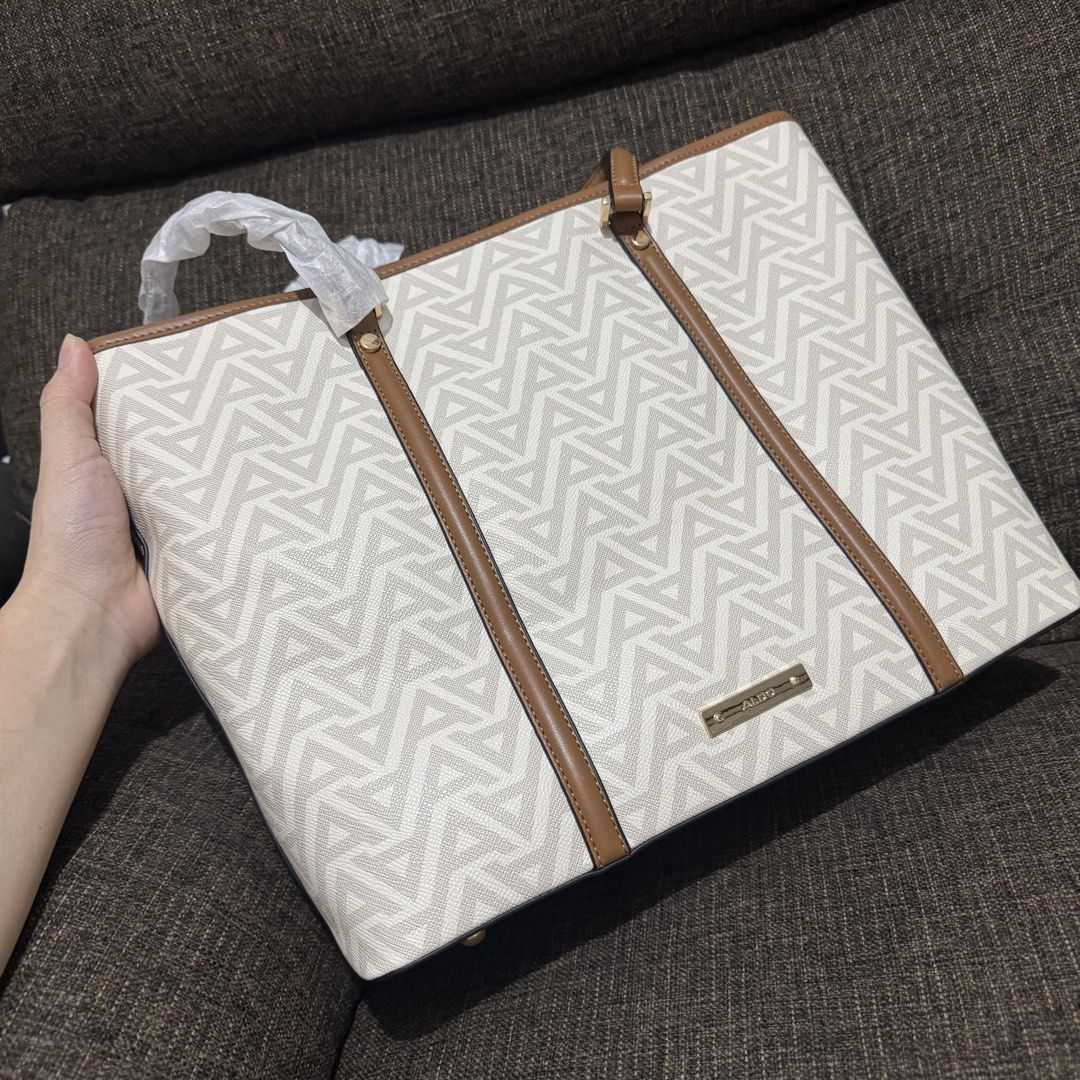 ALDO ELAMARYN TOTE (Category: Tote Bags) located in Bulacan. Submitted by mykakarizza (Listing ID 1468189079, Image 3). Description: ONHAND✨✨ ₱1300 ALDO ELAMARYN TOTE Length: 43 cm Width: 15 cm Height: 38 cm 📸 Actual pics! 🙋🏻‍♀️ ─── ✦ ─── ✦ ─── ✦ ─── ✦ ─── 🛍️ LOOKING FOR MORE RESELLERS 🛍️ ✨ Buy 3 pcs of ANY items — FREE SHIPPING NA!🚚 ✨ Buy 10 items → FREE SF + ₱50 OFF EACH! 💖 PM us for 30 pcs & up WS 🤍 #Mallpulloutbagssupplier.