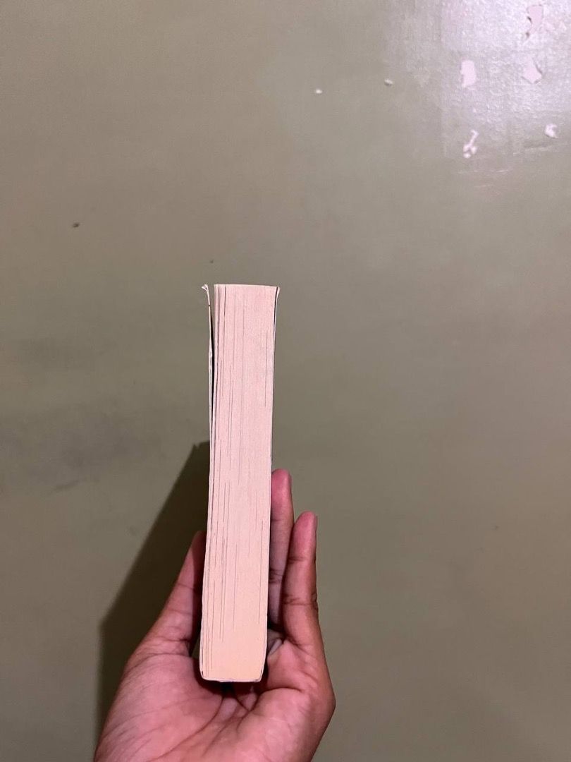Alice Oseman - Heartstopper (Volume 1) (Category: Storybooks) located in Carmen. Submitted by grei.librongbaligya. (Listing ID 1468143628, Image 3). Description: Alice Oseman - Heartstopper (Volume 1) Regular paperback..