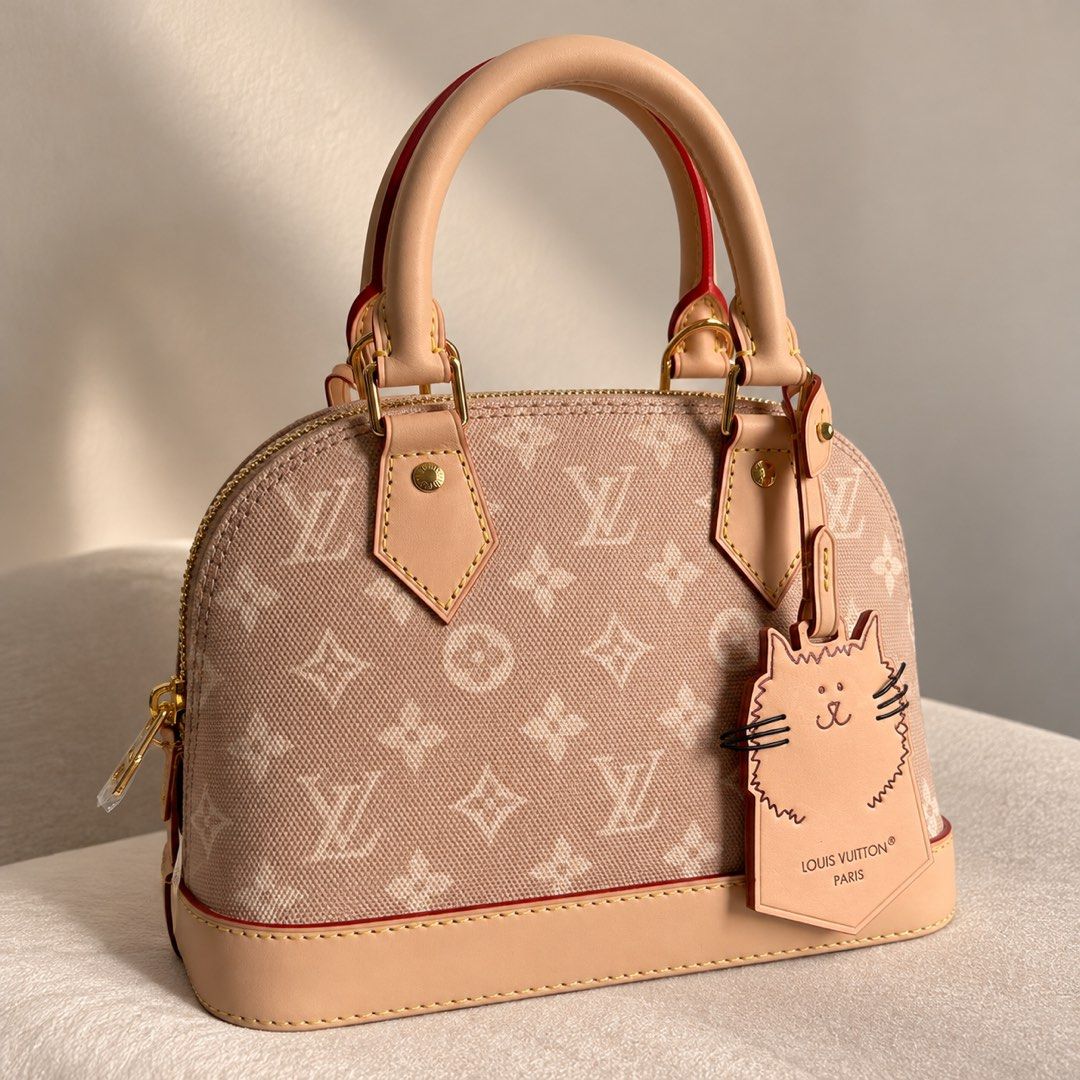 Alma Meowgram BB (Category: Luxury Bags & Wallets) located in Manila. Submitted by minimaison (Listing ID 1468261797, Image 1). Description: 🤍 A Gentle Reminder to Our Valued Buyers Thank you for your interest in our curated pieces! We kindly encourage our buyers to use the “Make Offer” button to submit their preferred price before requesting additional photos, videos, or detailed information. Our offer button is open for reasonable negotiations