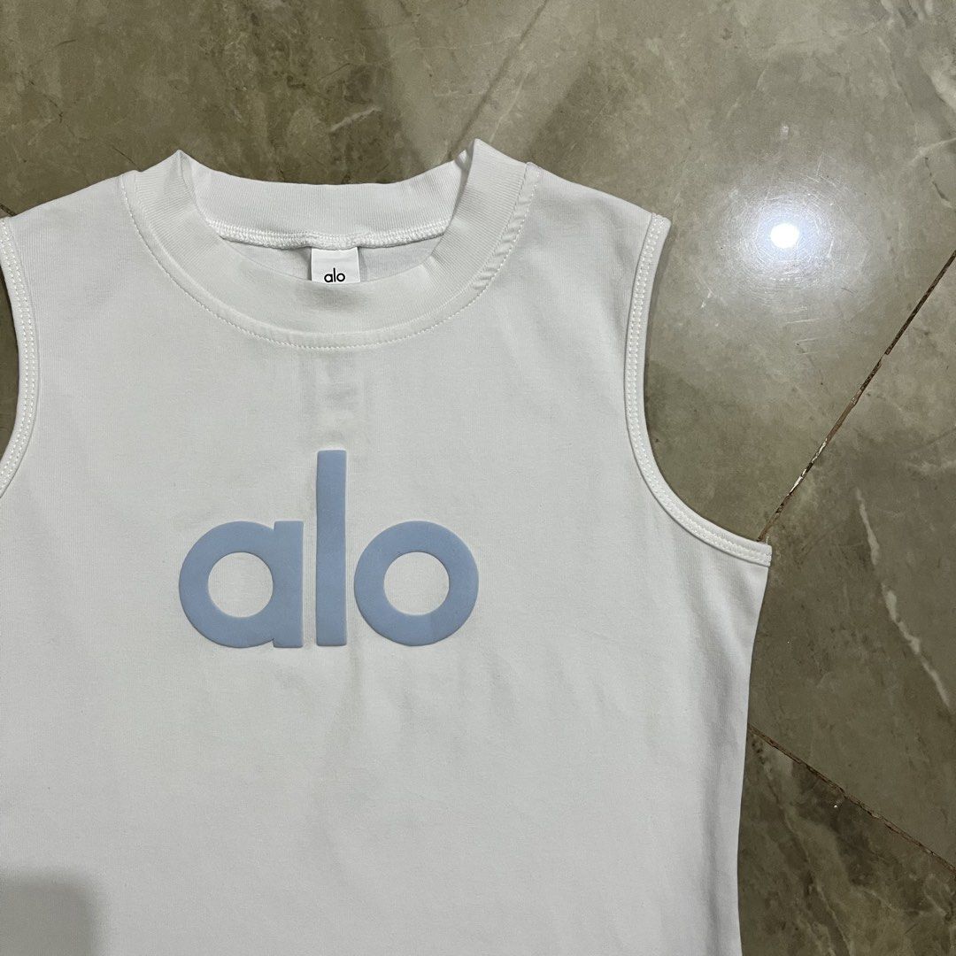 ALO WOMENS WHITE TOP (Category: Activewear) located in Marikina City. Submitted by arniejane23 (Listing ID 1468258077, Image 2). Description: ALO WOMENS WHITE TOP SIZE M ON TAG DIMENSION width - 15.5 length - 15.5 NO ISSUE/NO FLAWS EXCELLENT CONDITION!! 📩📩📩.